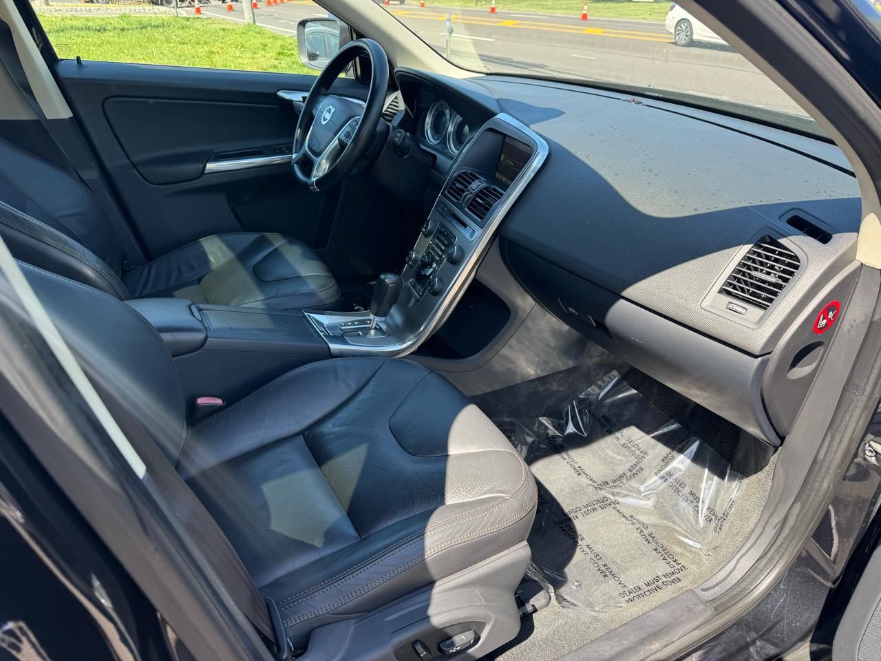 Volvo XC60 AWD 4dr 3.0L 2012