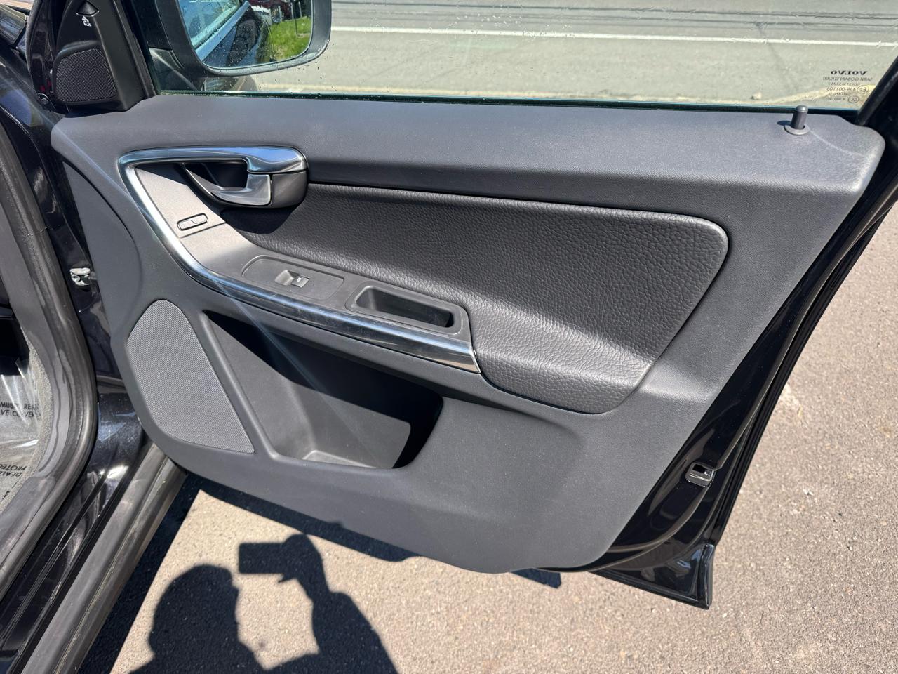 Volvo XC60 AWD 4dr 3.0L 2012