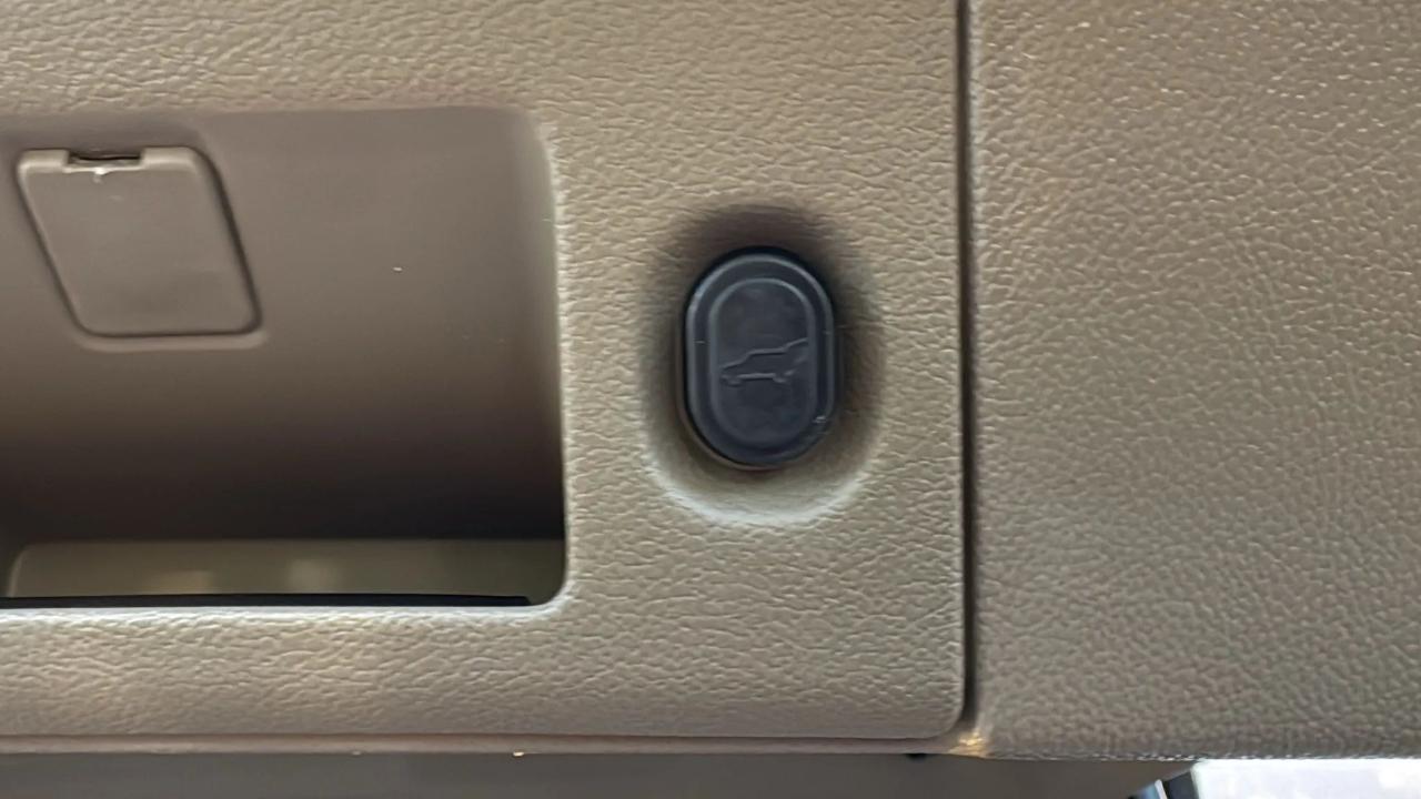 Chevrolet Suburban 4WD 4dr 1500 Premier 2018