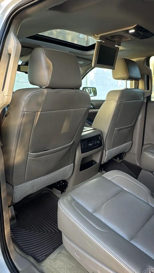 Chevrolet Suburban 4WD 4dr 1500 Premier 2018