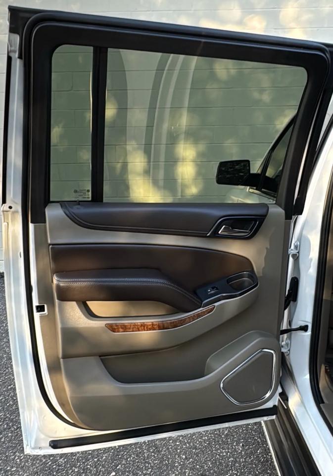 Chevrolet Suburban 4WD 4dr 1500 Premier 2018