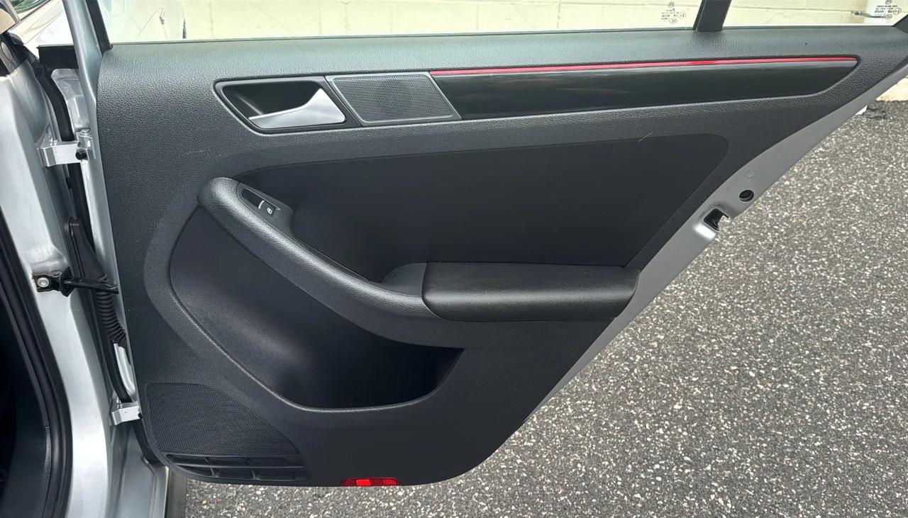 Volkswagen Jetta Sedan 4dr Man 2.0T GLI SE PZEV 2016