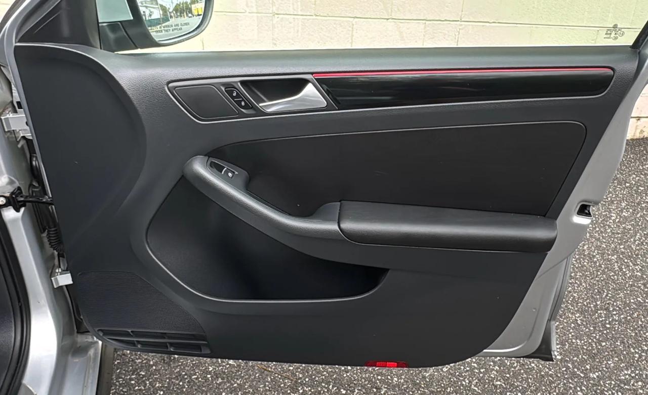 Volkswagen Jetta Sedan 4dr Man 2.0T GLI SE PZEV 2016