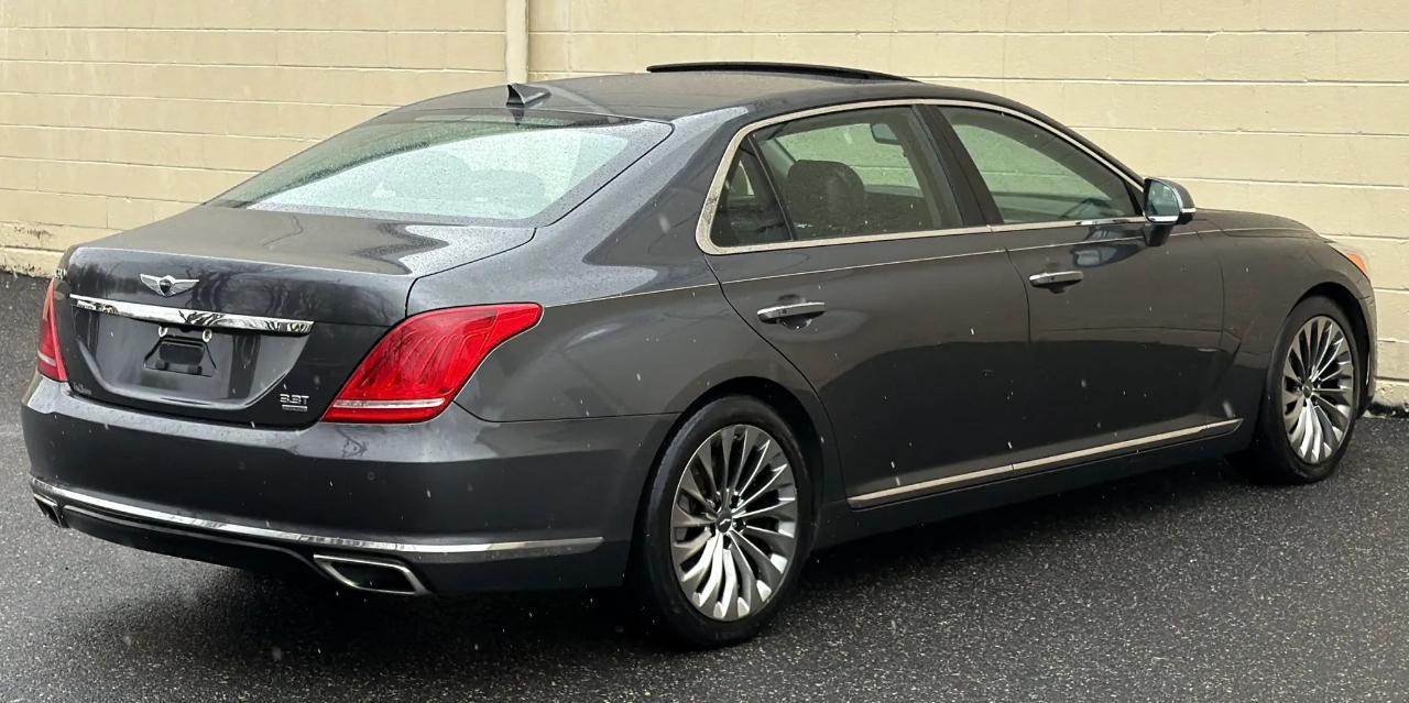 Genesis G90 3.3T Premium AWD 2017