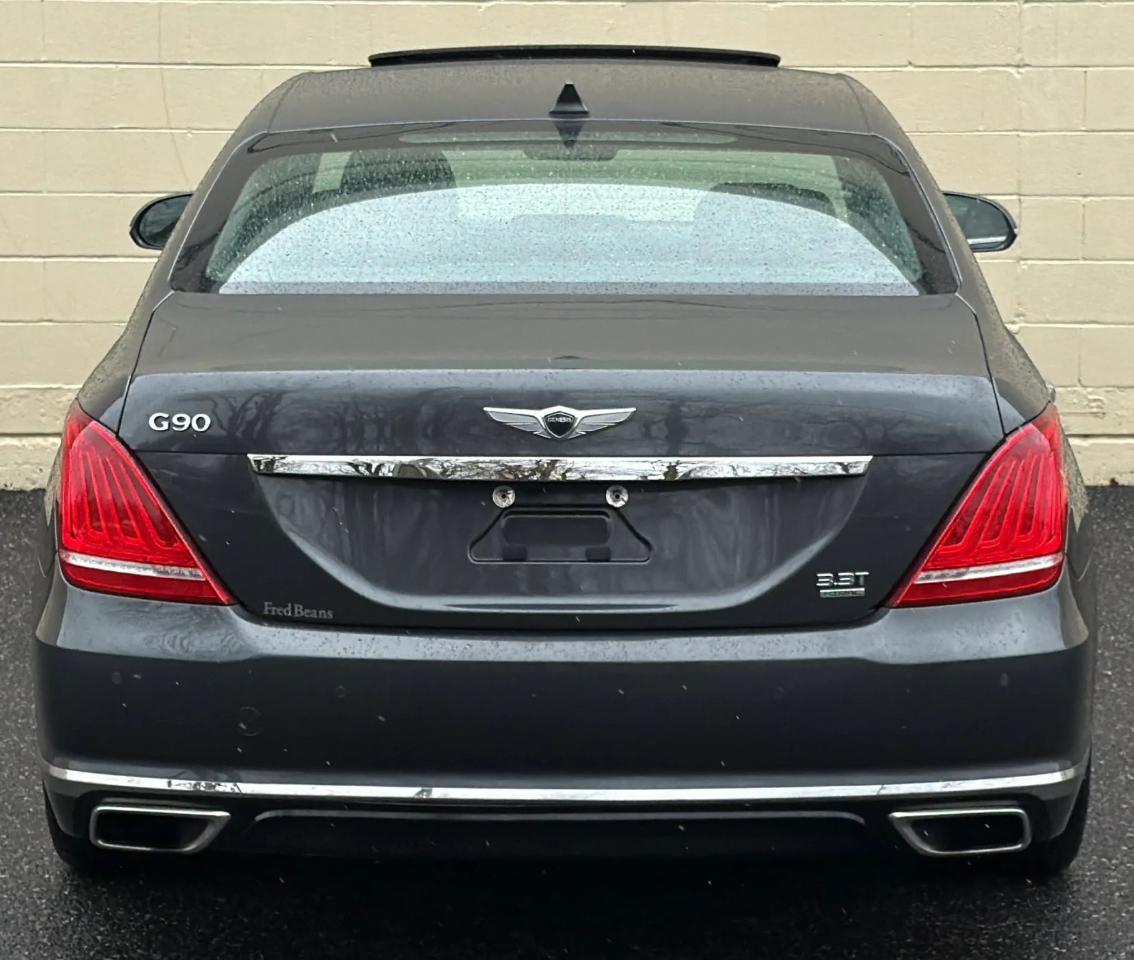 Genesis G90 3.3T Premium AWD 2017