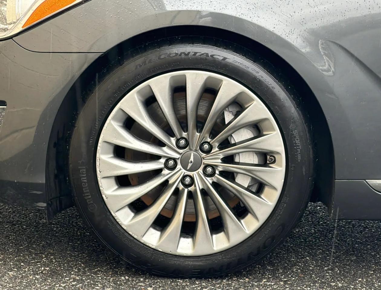 Genesis G90 3.3T Premium AWD 2017