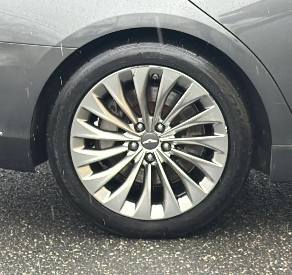 Genesis G90 3.3T Premium AWD 2017