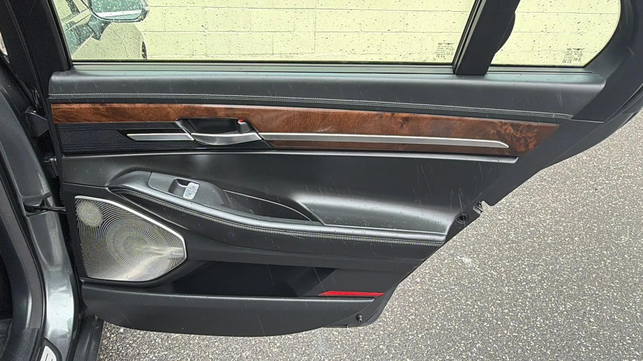 Genesis G90 3.3T Premium AWD 2017