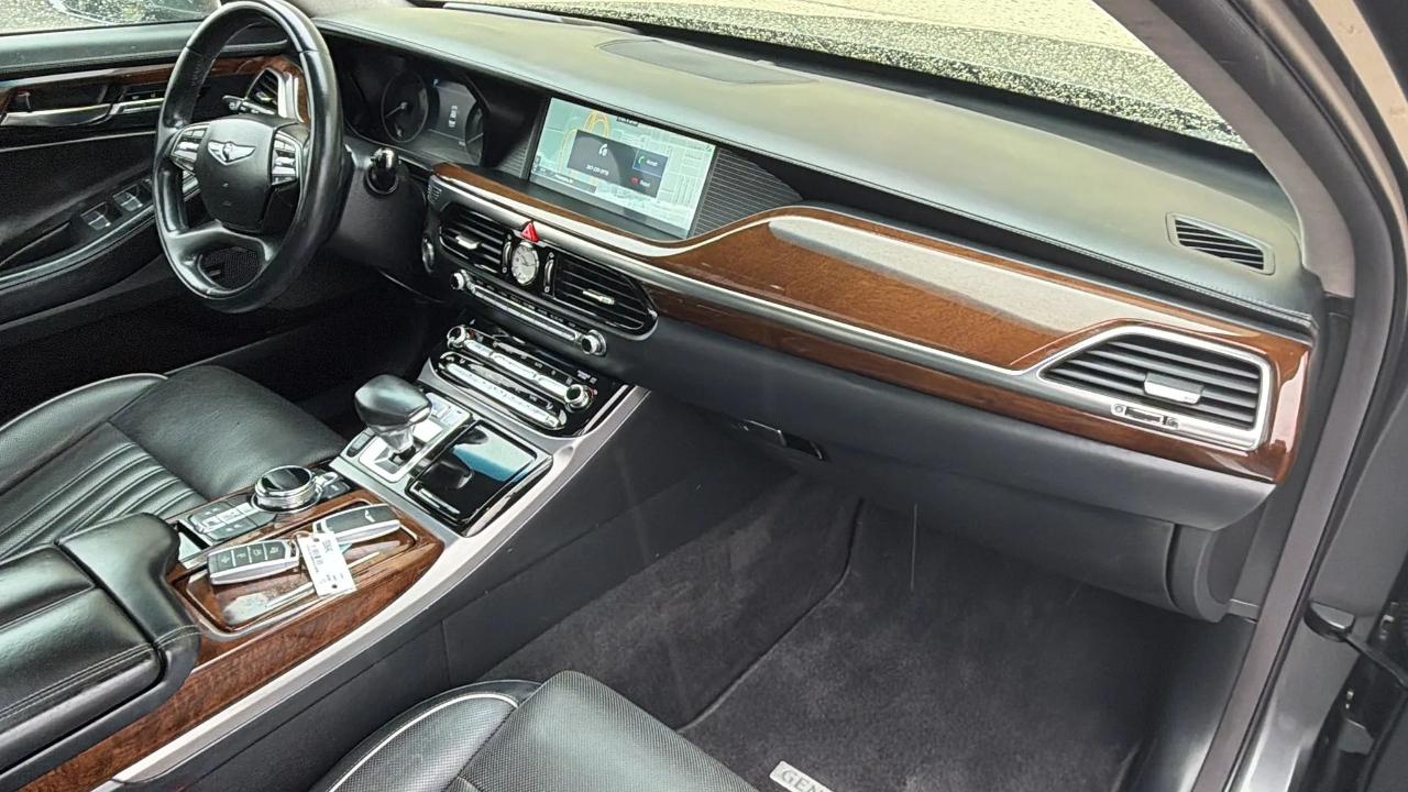 Genesis G90 3.3T Premium AWD 2017