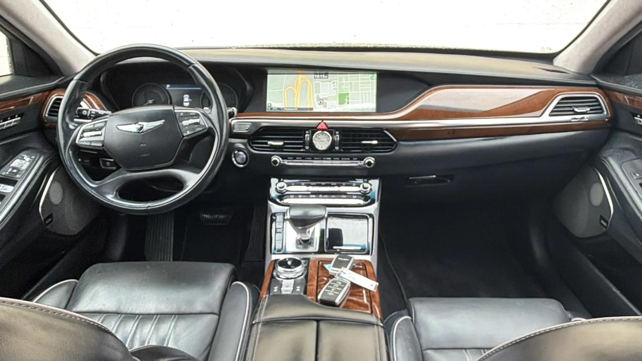 Genesis G90 3.3T Premium AWD 2017