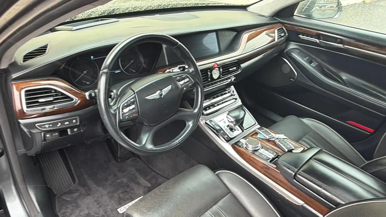 Genesis G90 3.3T Premium AWD 2017