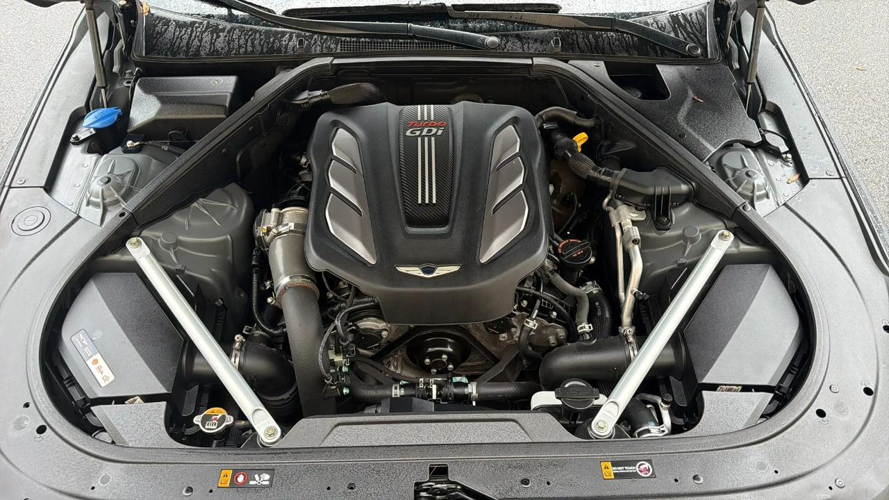 Genesis G90 3.3T Premium AWD 2017