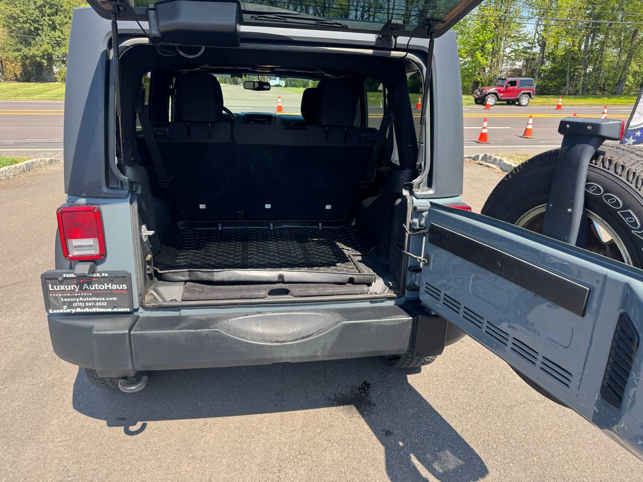 Jeep Wrangler Unlimited 4WD 4dr Sport 2014