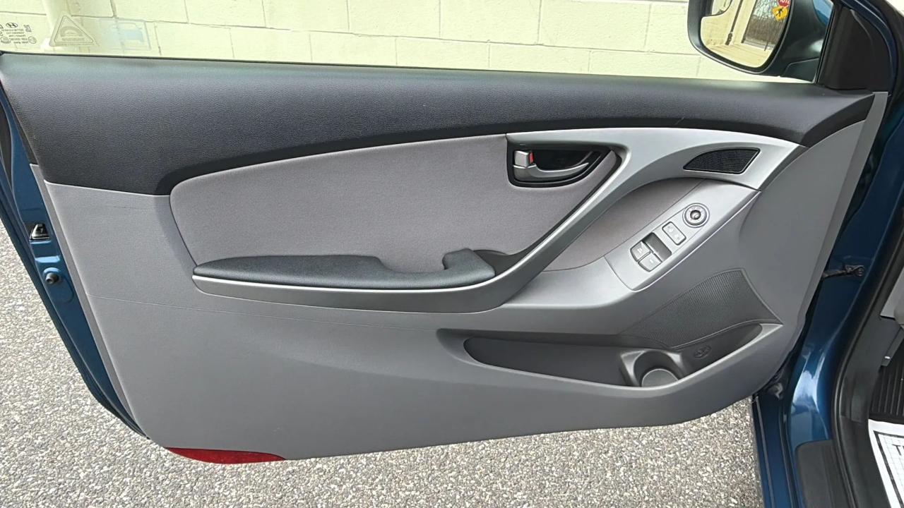 Hyundai Elantra Coupe 2dr PZEV 2014