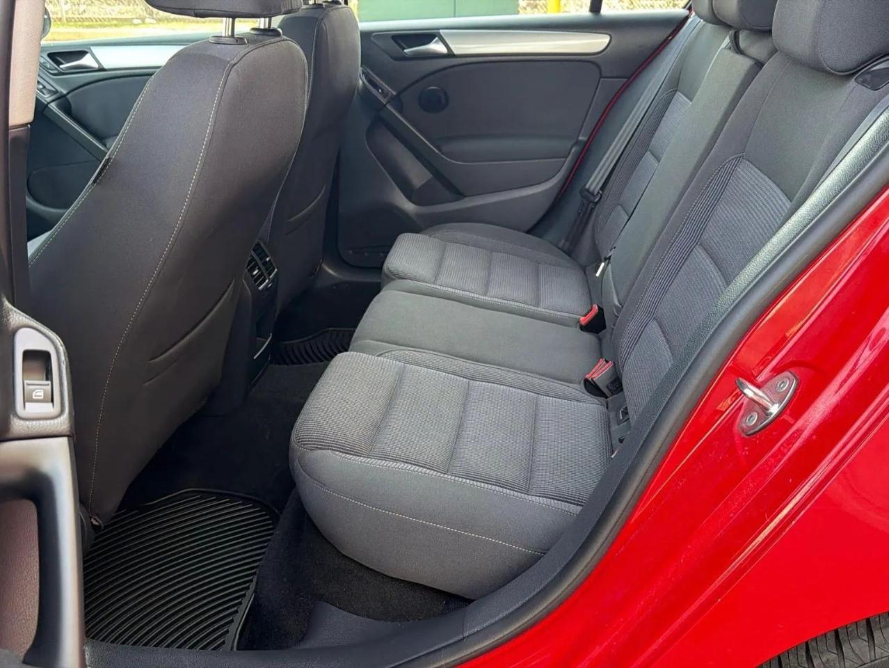 Volkswagen Golf 4dr HB Auto PZEV 2013