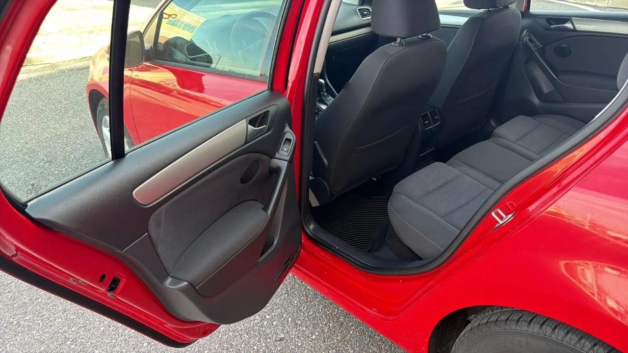 Volkswagen Golf 4dr HB Auto PZEV 2013