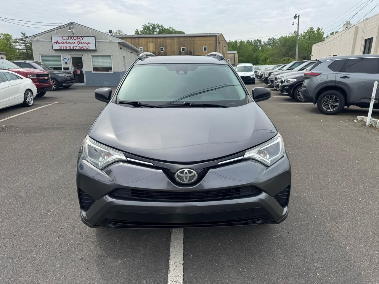 Toyota RAV4 LE AWD (Natl) 2017