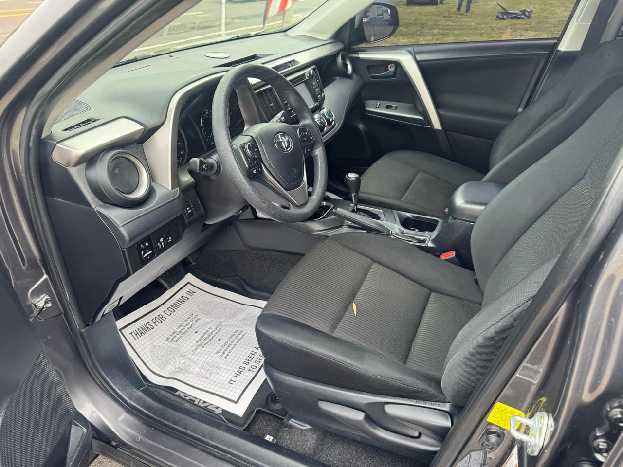 Toyota RAV4 LE AWD (Natl) 2017