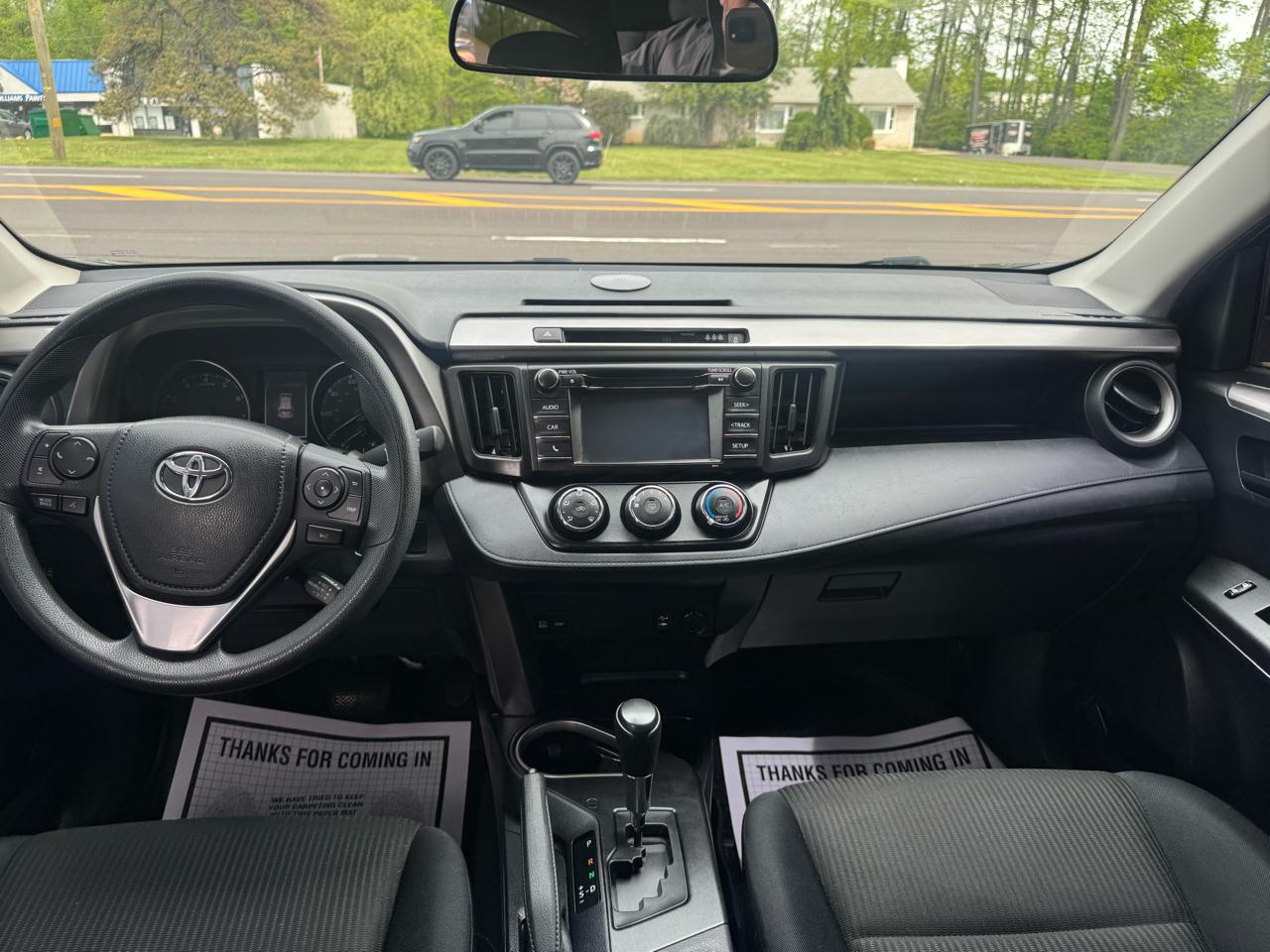 Toyota RAV4 LE AWD (Natl) 2017