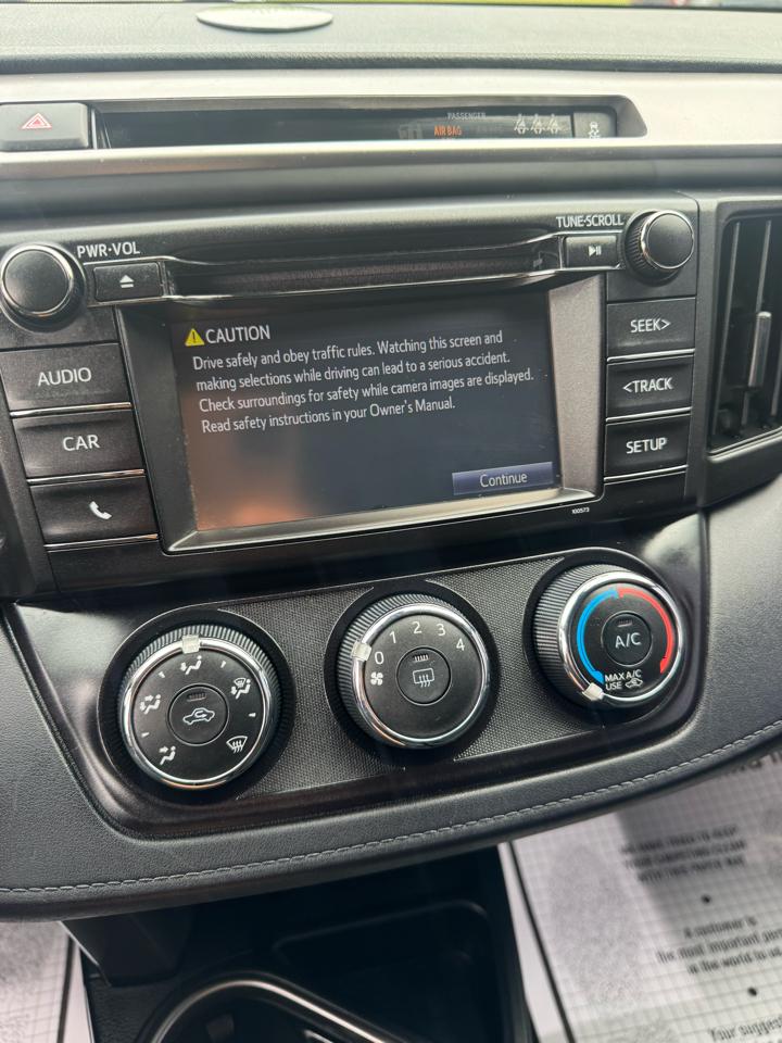 Toyota RAV4 LE AWD (Natl) 2017