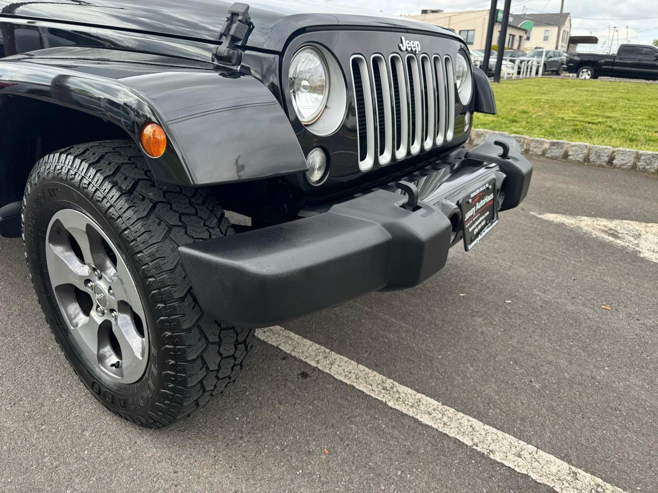 Jeep Wrangler Unlimited 4WD 4dr Sahara 2016