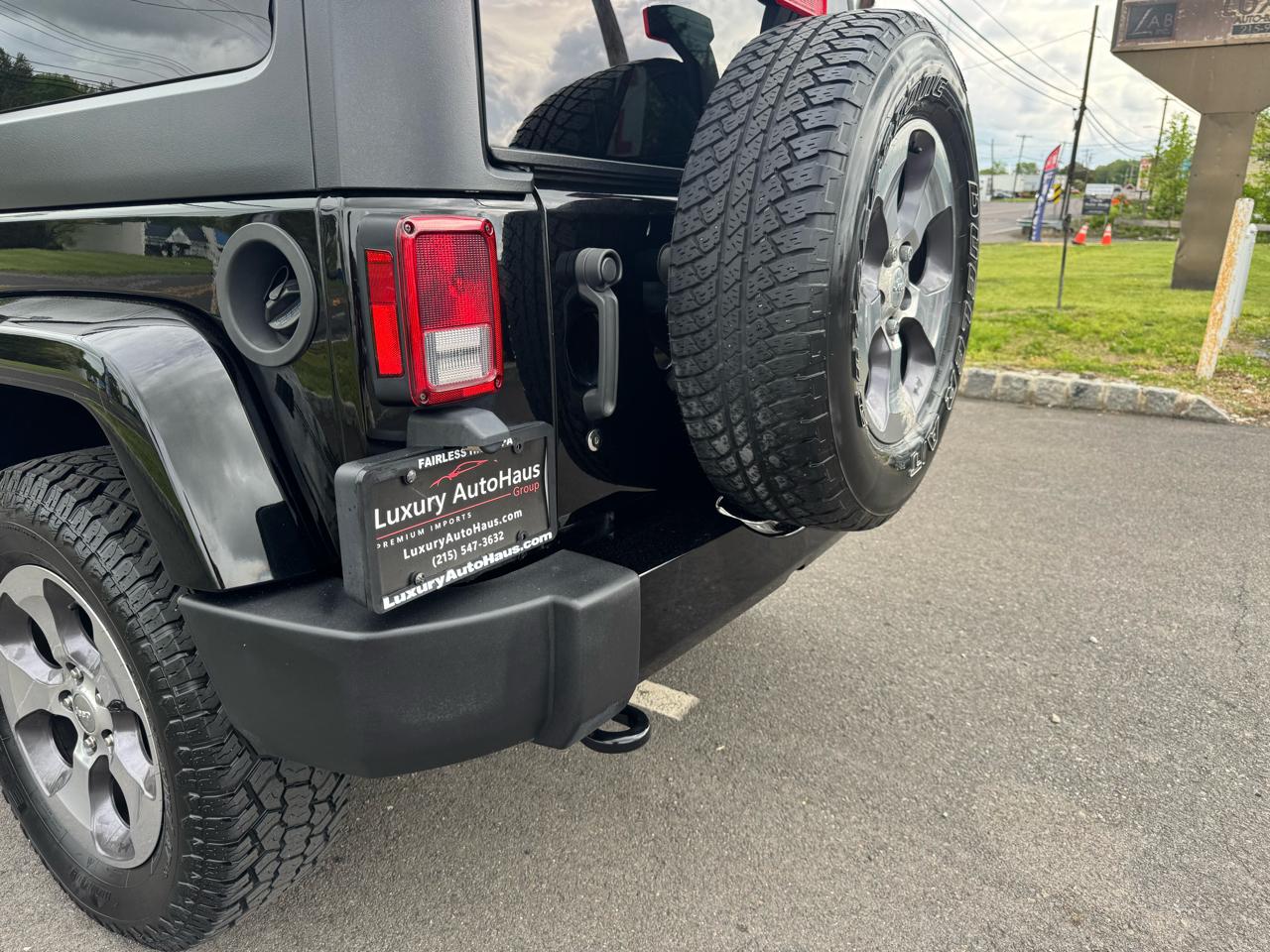 Jeep Wrangler Unlimited 4WD 4dr Sahara 2016