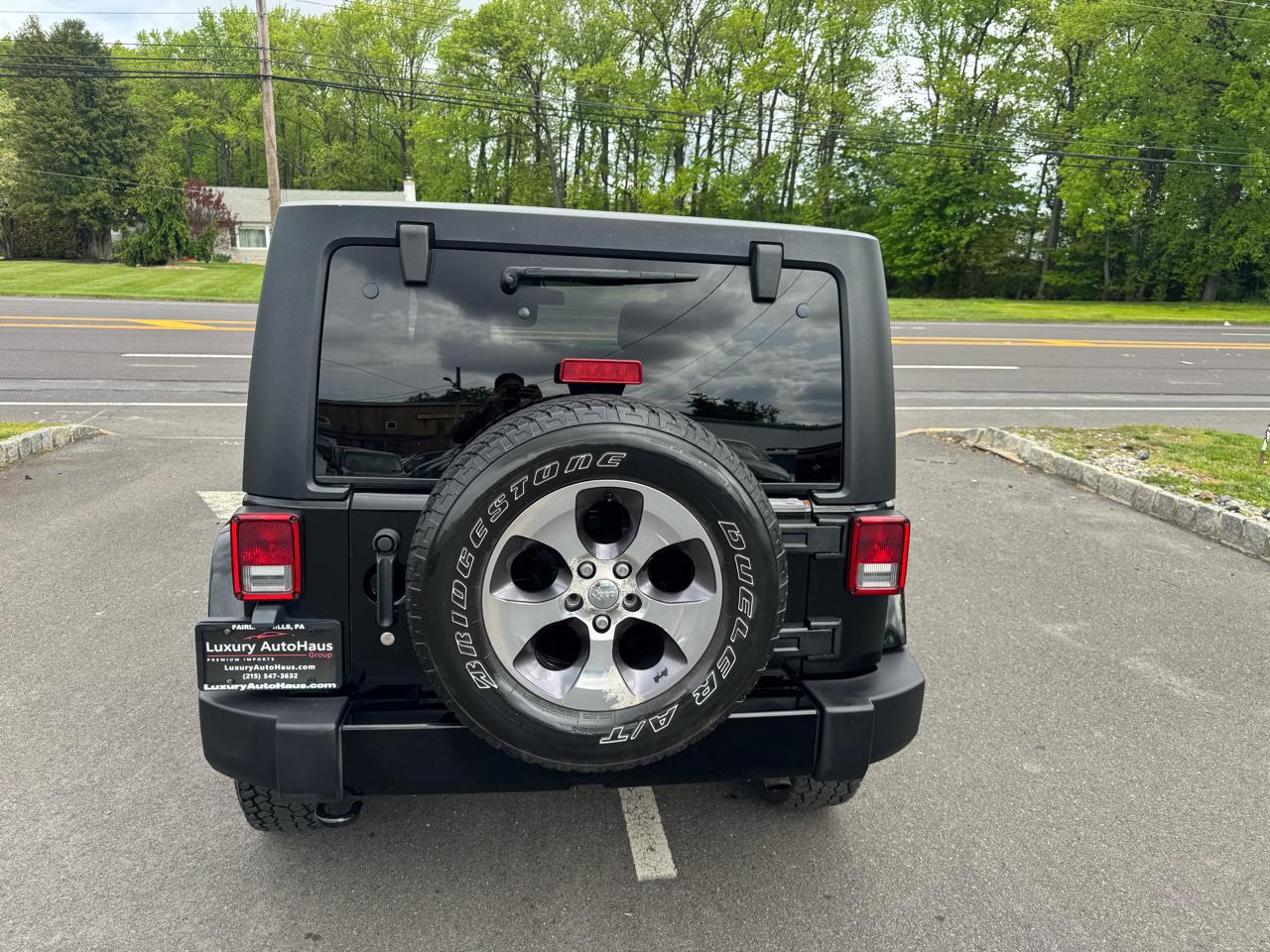 Jeep Wrangler Unlimited 4WD 4dr Sahara 2016