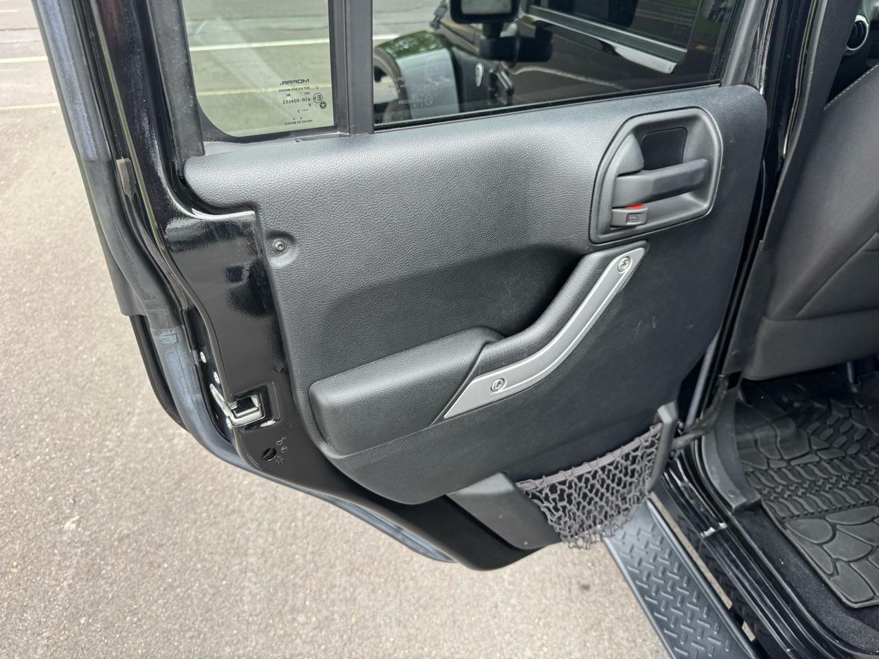 Jeep Wrangler Unlimited 4WD 4dr Sahara 2016