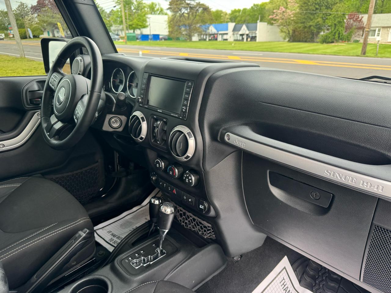 Jeep Wrangler Unlimited 4WD 4dr Sahara 2016