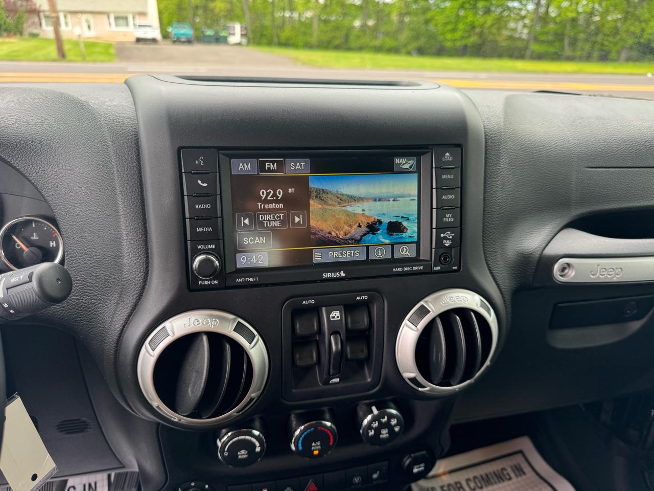 Jeep Wrangler Unlimited 4WD 4dr Sahara 2016