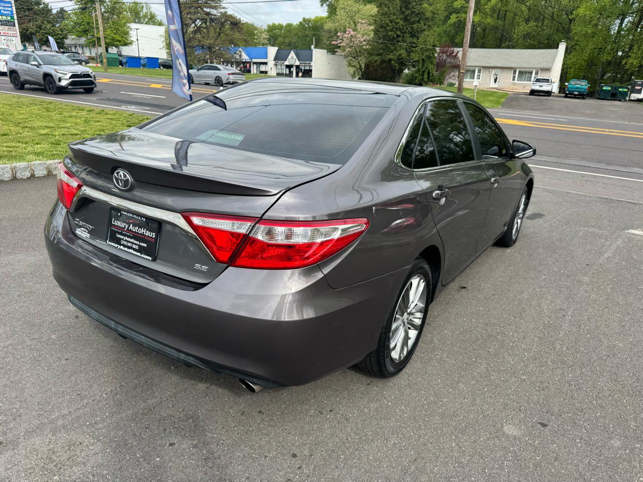 Toyota Camry 4dr Sdn I4 Auto SE w/Special Edition Pkg (Natl) 2016