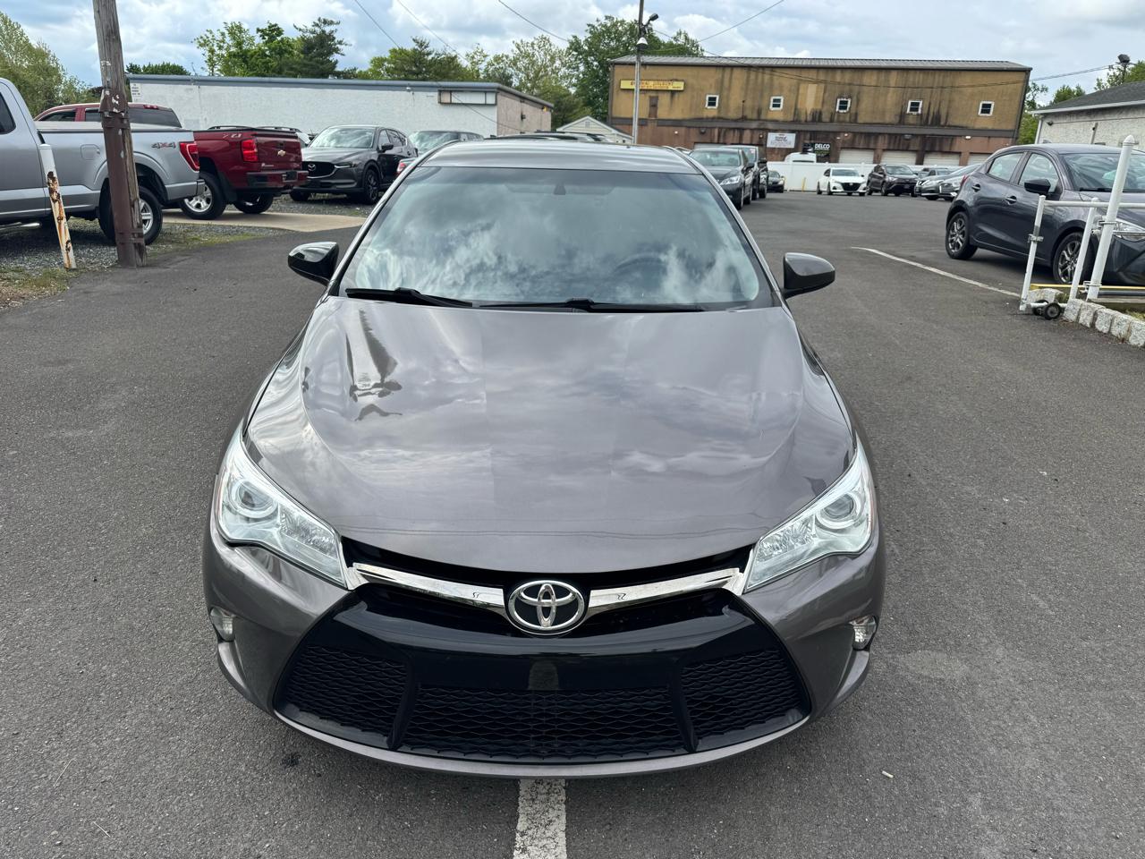 Toyota Camry 4dr Sdn I4 Auto SE w/Special Edition Pkg (Natl) 2016