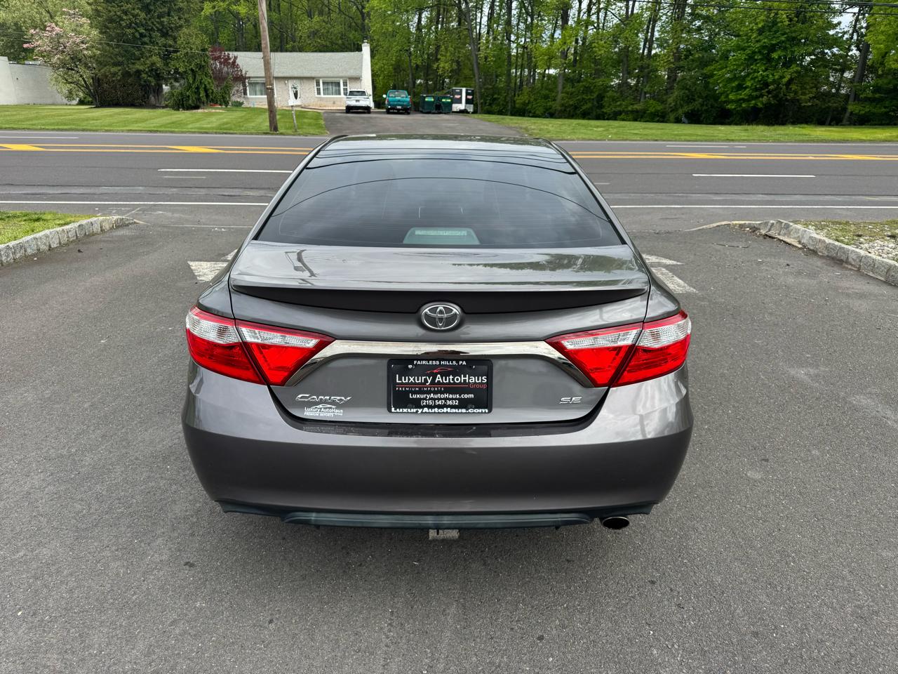 Toyota Camry 4dr Sdn I4 Auto SE w/Special Edition Pkg (Natl) 2016