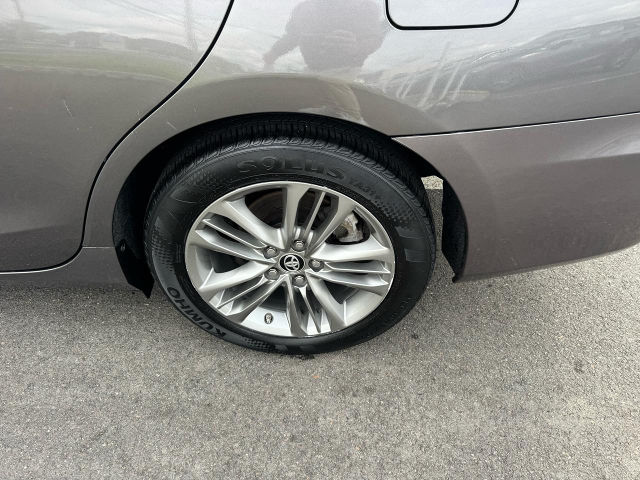 Toyota Camry 4dr Sdn I4 Auto SE w/Special Edition Pkg (Natl) 2016