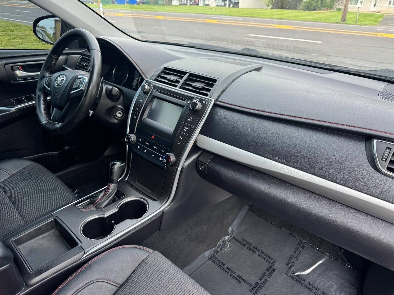 Toyota Camry 4dr Sdn I4 Auto SE w/Special Edition Pkg (Natl) 2016