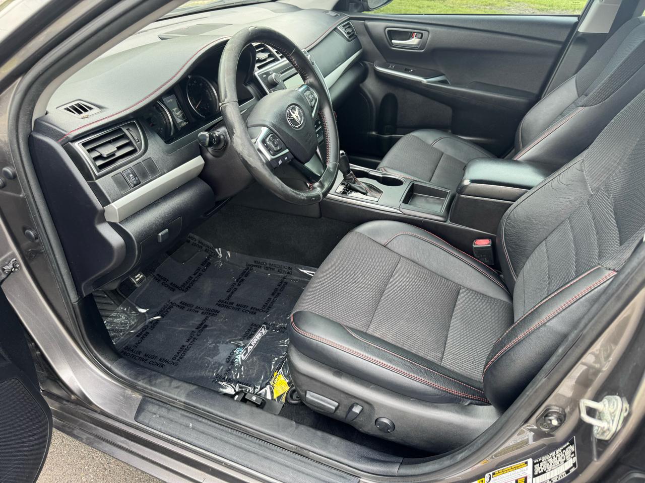 Toyota Camry 4dr Sdn I4 Auto SE w/Special Edition Pkg (Natl) 2016