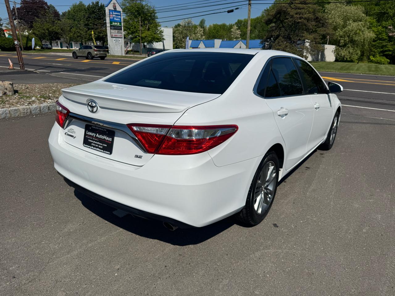 Toyota Camry 4dr Sdn I4 Auto SE w/Special Edition Pkg (Natl) 2016