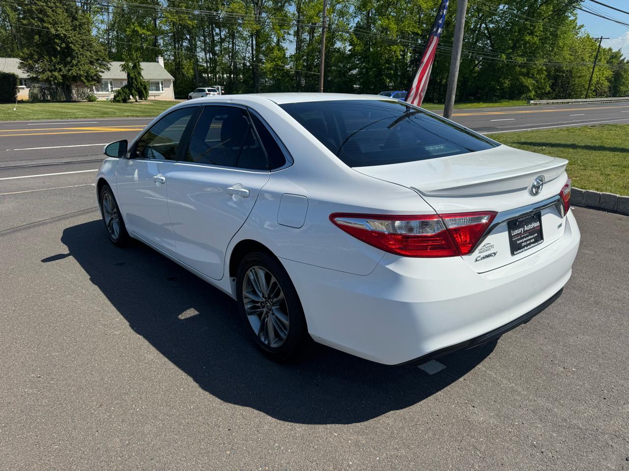 Toyota Camry 4dr Sdn I4 Auto SE w/Special Edition Pkg (Natl) 2016