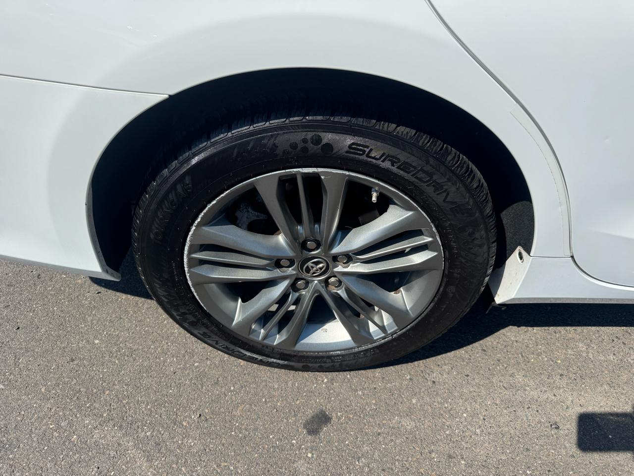 Toyota Camry 4dr Sdn I4 Auto SE w/Special Edition Pkg (Natl) 2016