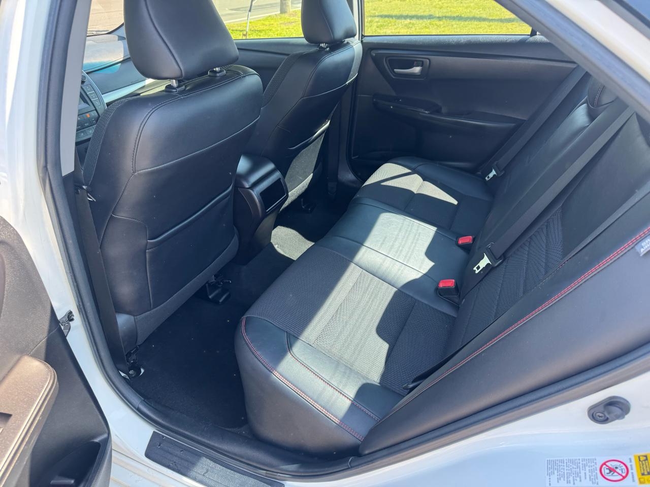 Toyota Camry 4dr Sdn I4 Auto SE w/Special Edition Pkg (Natl) 2016