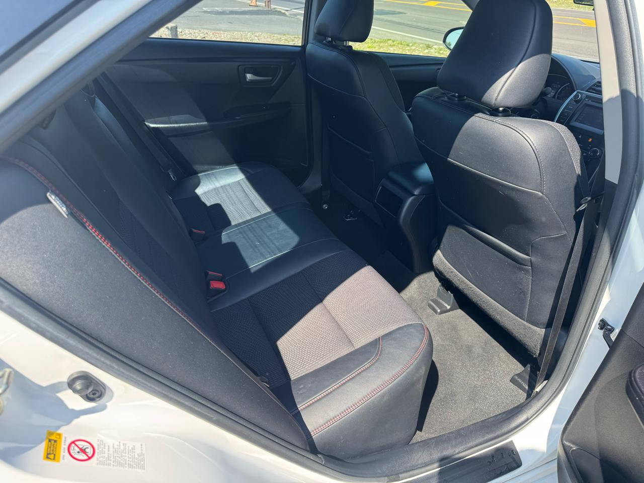 Toyota Camry 4dr Sdn I4 Auto SE w/Special Edition Pkg (Natl) 2016