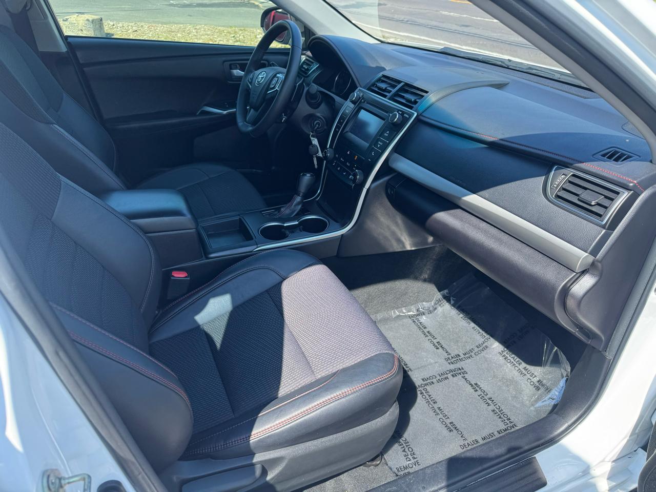 Toyota Camry 4dr Sdn I4 Auto SE w/Special Edition Pkg (Natl) 2016