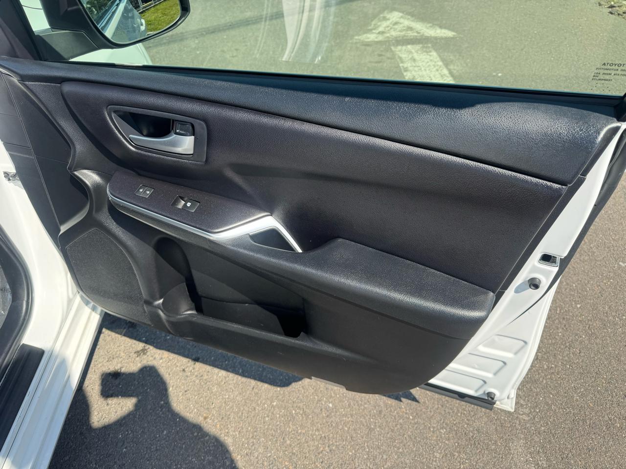 Toyota Camry 4dr Sdn I4 Auto SE w/Special Edition Pkg (Natl) 2016