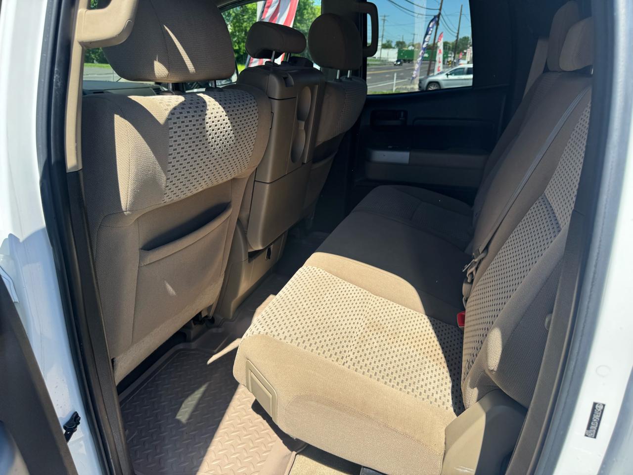 Toyota Tundra 4WD Double 145.7" 5.7L V8 SR5 (Natl 2007