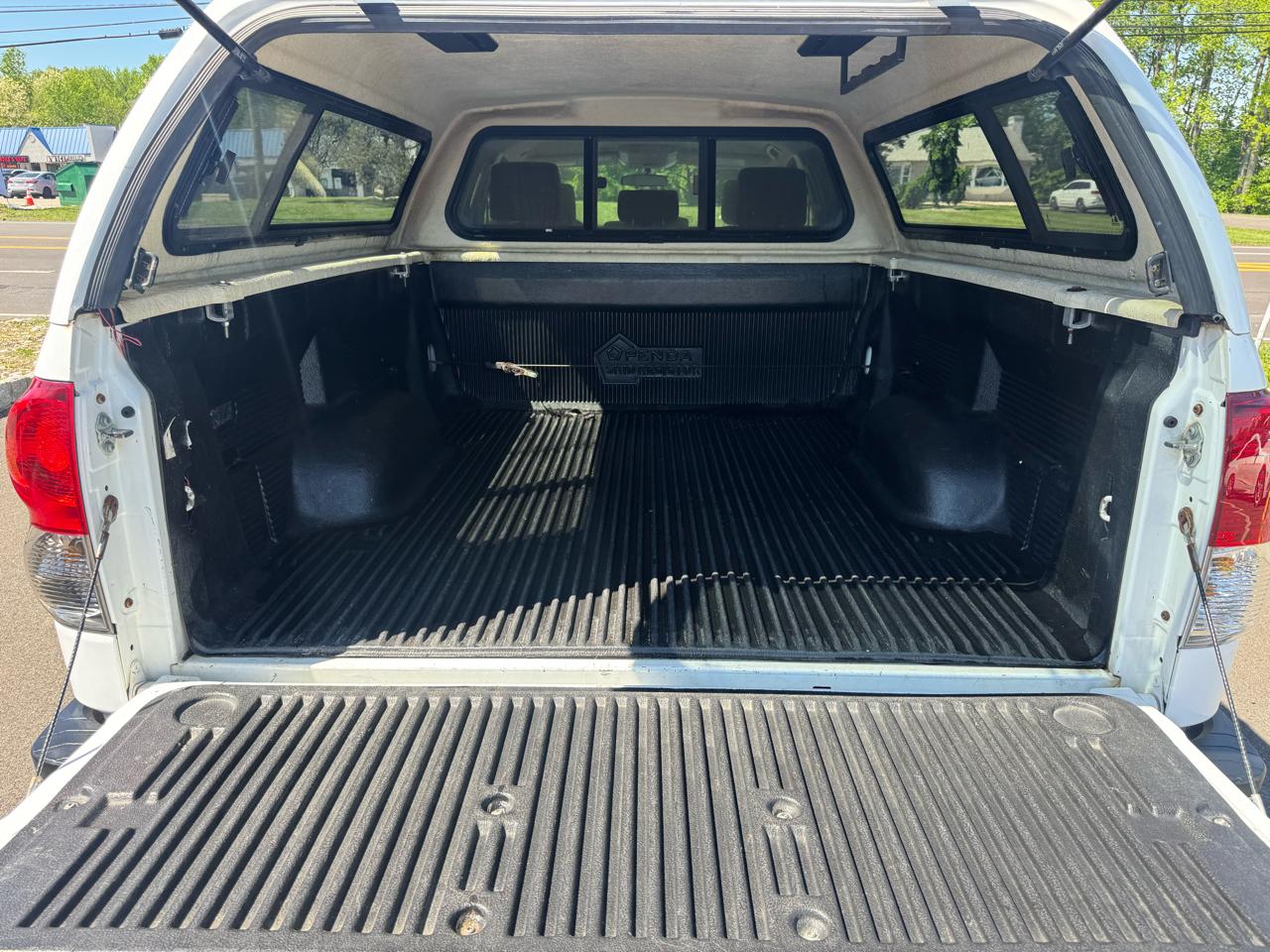Toyota Tundra 4WD Double 145.7" 5.7L V8 SR5 (Natl 2007