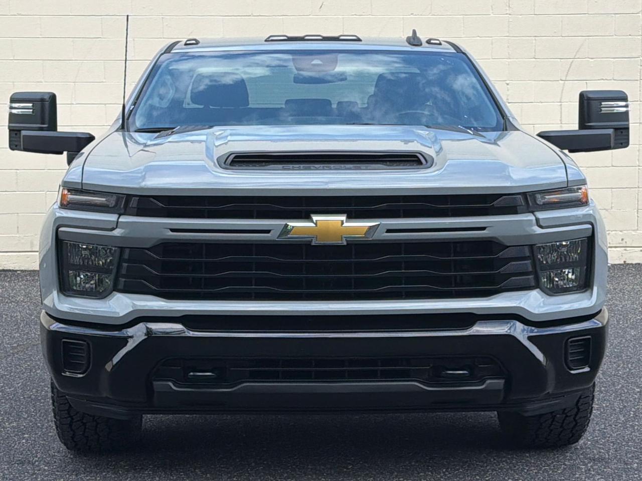 Chevrolet Silverado 2500HD 4WD Crew Cab 159" Custom 2025
