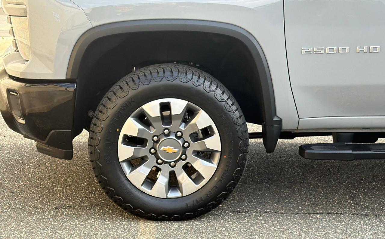 Chevrolet Silverado 2500HD 4WD Crew Cab 159" Custom 2025