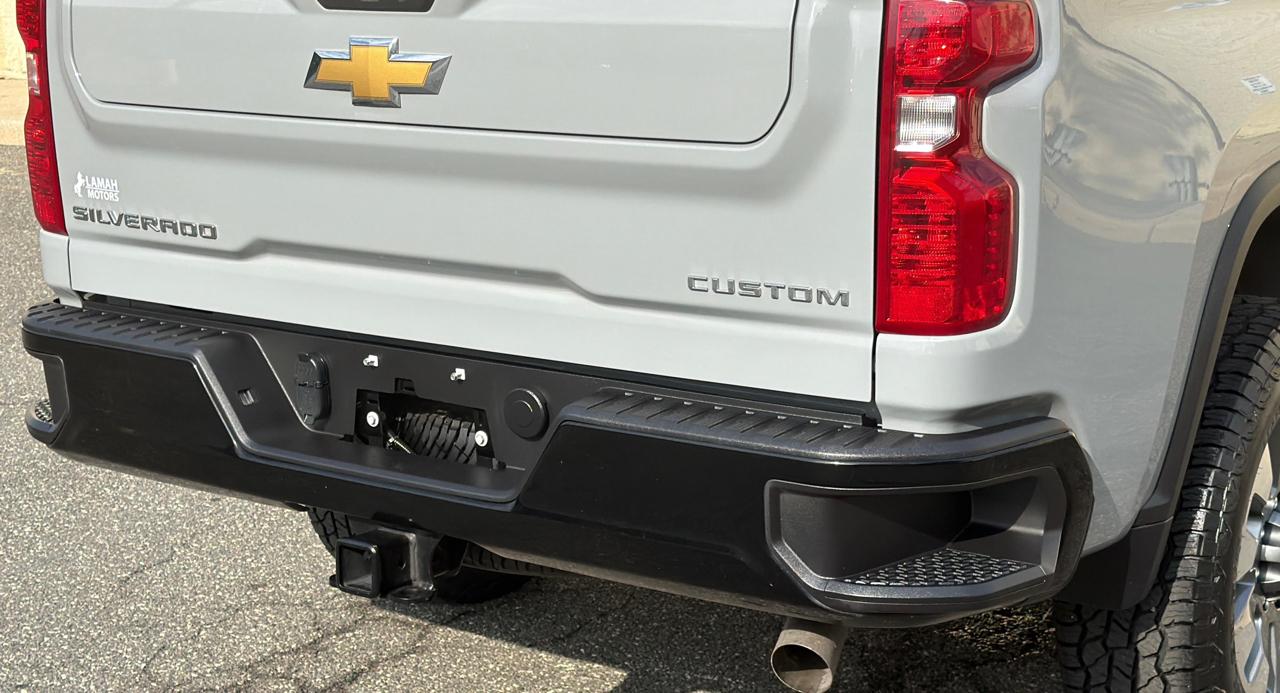 Chevrolet Silverado 2500HD 4WD Crew Cab 159" Custom 2025