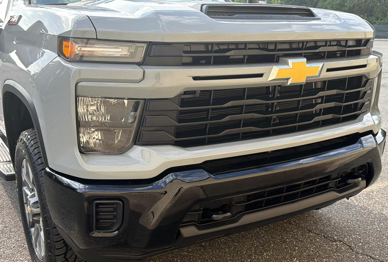 Chevrolet Silverado 2500HD 4WD Crew Cab 159" Custom 2025