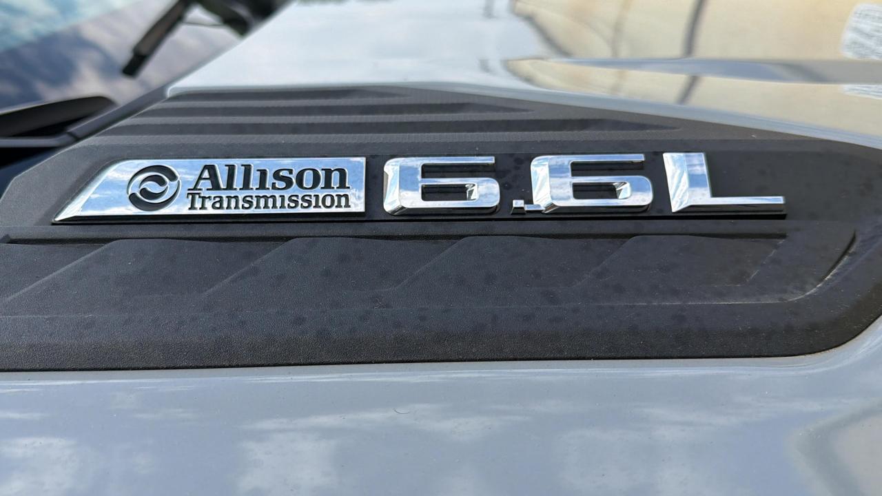 Chevrolet Silverado 2500HD 4WD Crew Cab 159" Custom 2025